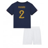 Frankrike Benjamin Pavard #2 Replika babykläder Hemmaställ Barn VM 2022 Kortärmad (+ korta byxor)